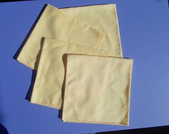yellow table napkins