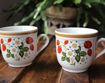 Set of 2 Sheffield Strawberries N' Cream Stoneware Collection Mugs (1970s) - Vintage Mugs