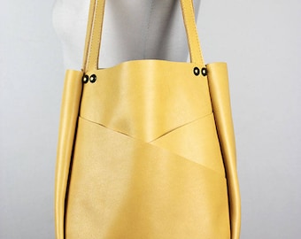 Beige Leather Shoulder Bag/Beige Leather Tote Bag/Large Leather Carry All with Exterior Pockets – SMaroBeige