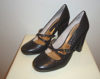 Beautiful Must See Vintage Black Leather Mary Janes, Sz.6