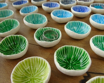 Tooth fairy dish. Porcelain micro bowl - ring or tiny trinket dish