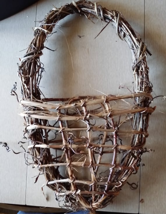 Items similar to Grapevine Basket, Grapevine Door Basket, Flat Thin