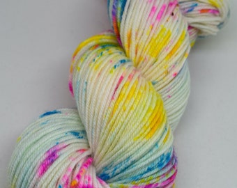 hand dyed yarn, hand painted yarn, handpainted yarn, superwash merino yarn, kettle dyed yarn, dk weight, speckled speckles speckle yarn