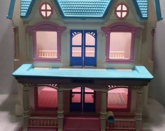 Vintage Fisher Price Loving Family Dream Dollhouse Great Condition FREE SHIPPING
