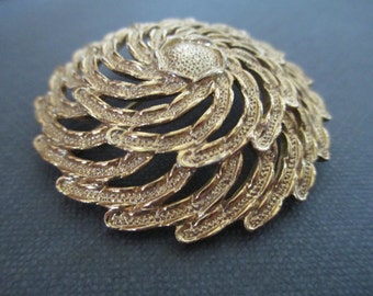Signed Vintage SARAH COVENTRY Pin Brooch Sunburst 1976