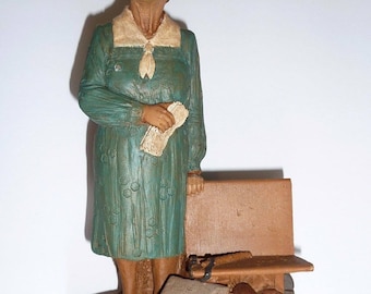 Tom Clark Miss Mary 1983 Cairn Studio Signed Mold #27 Sculpture