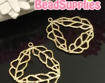 CH-ME-02291A - Gold plated,3-leaf triangular drop, 4 pcs