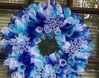 Spiral deco mesh winter wreath