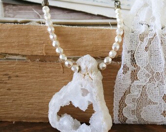 Geode Necklace - Druzy Necklace - Raw Stone Necklace - Pendant Gift for Bestfriend - Romantic Necklace for Her - Natural Druzy Jewelry