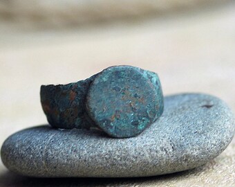 old ring that came from a private dig... Cool Vintage size 7.5... Laf X 551