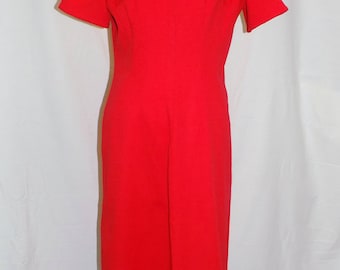 Ruby Red | Vintage 1960s Red shift dress// Mod | S M