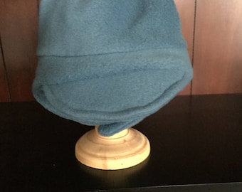 Child’s fleece hat with visor