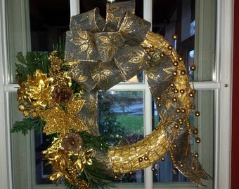 Golden Majesty Christmas Wreath