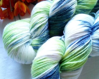 100g hand dyed merino wool with bamboo color 111