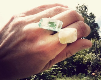 Anello di pietra orientale delicato opale bianco crema (ottone anticato, indie, sogno) 01