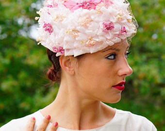Vintage Floral Pillbox Hat, 1950s Floral Hat, Vintage Millinery, Vintage Hat, Pillbox Hat, Cloche Hat, Flower Hat, Pillbox Hat with Flower