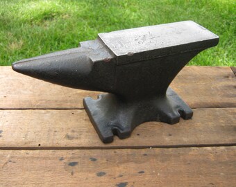 Anvil 5 lb 15 oz used Vintage for blacksmith jeweler gunsmith hobby