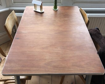 4 Iconic Newly Upholstered Ernest Race BA3 Chairs and tabke