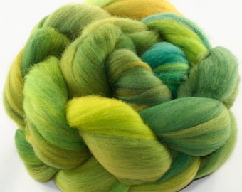 Hand Dyed roving - Superwash Targhee wool spinning fiber