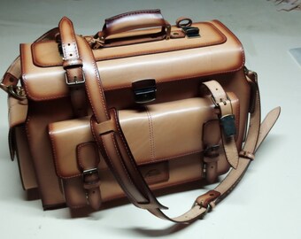 Leather Satchel Train Case, Brief Case, Leather Messenger Bag, Hand Made, Carry On Suitcase, Travel Tote, Travel Bag, gift, Handbag, bag