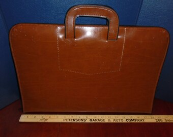 Vintage pegasus Attache case. Briefcase. Vintage briefcase. Vintage attache case. Attache case