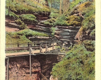 Wisconsin Dells, Wisconsin, Wisconsin River, Witches Gulch, Moss Hung Cliffs - Vintage Postcard - Postcard - Unused (SSS)