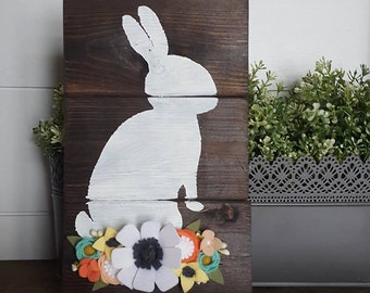 Bunny sign with felt flowers