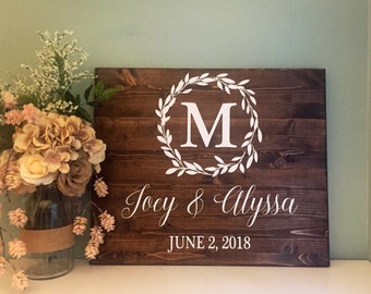 Wedding Welcome Sign, Wedding Entrance Sign, Laurel Wreath Wedding Name and Date Sign, Rustic Wedding Decor, Wood Wedding Sign, Country Wedd