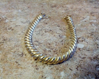 Lovely gold tone 925 silver bracelet with safety clasp