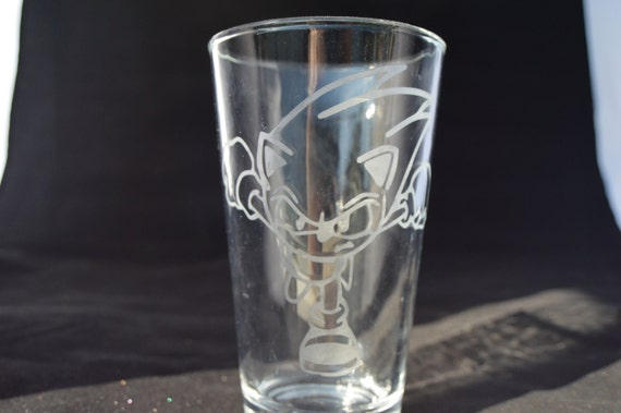 Sonic the hedgehog etched pub glass