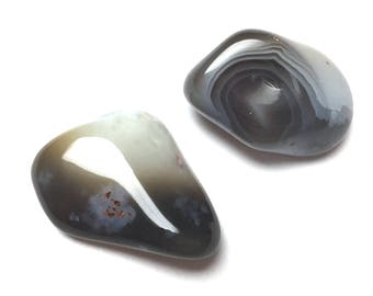Tumbled Botswana Agate Stones. Undrilled Gemstone. Altar Stone. Matrix Stone. Reiki Stone. Wire Wrapping Stone. 30mm-35mm. One (1)