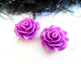 resin cabochons x 2 20 mm purple flowers