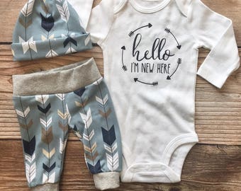 Blue and Gray Arrow Newborn Outfit, READY TO SHIP, Hello I’m new here, going home outfit, coming home outfit, baby shower gift, baby boy