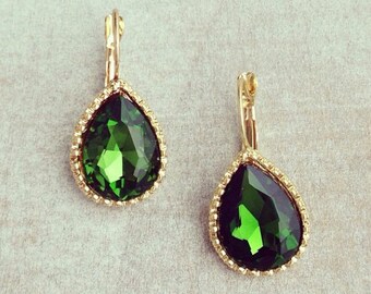 Emerald green teardrops earrings, gold framed, vintage style, green earrings, handmade gift idea, Christmas gift.