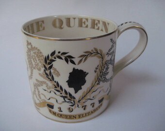 vintage Wedgwood Commemorative Queen Elizabeth II Silver Jubilee Mug Made in England