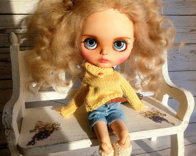 Doll April custom blythe