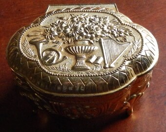 Pretty Vintage Gold Trinket Box!