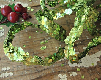 5 Feet - Green Sequin Glitter Spiral Wired Ribbon Garland