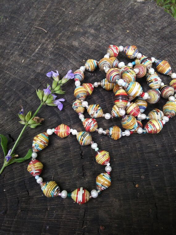 Pearl and paper bracelet/ paperbead bracelet/ pearl bracelet/ boho bracelet