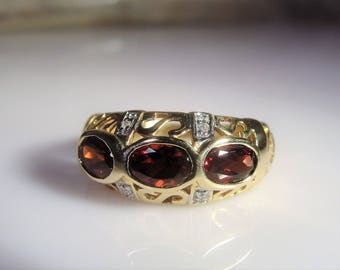 10K Yellow Gold Band, Garnet and Diamond Band, Art Nouveau Band Ring, Garnet Ring, Red Garnet Ring, 3 Stone Ring, Vintage Ring – Size 6.75