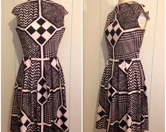 Optical Novelty Print Jeanette Alexander 60s Dress Size 9