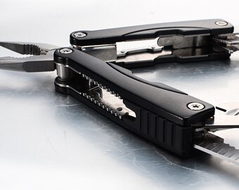Universal tool pliers, portable pliers, camping multi-purpose knife pliers,, durable, small sleeves, six colors optional