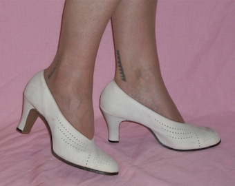 Divine 1930s suede / buck heels US 8 / UK 6 NOS unworn wedding shoes