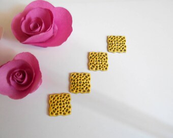 lot 4 connector yellow glazed effect