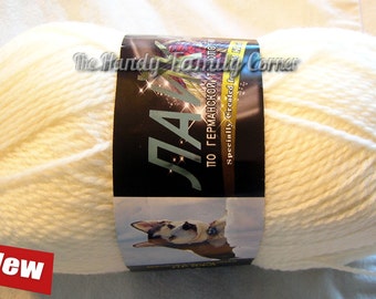 Dog hair yarn. Doggy yarn. Yarn Laika. Dog Down yarn. Dog and Cashmere blend. Eco friendly dog hair yarn. White (2001).