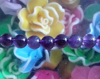 5 Amethyst beads in 4mm in diameter, hole 1 mm