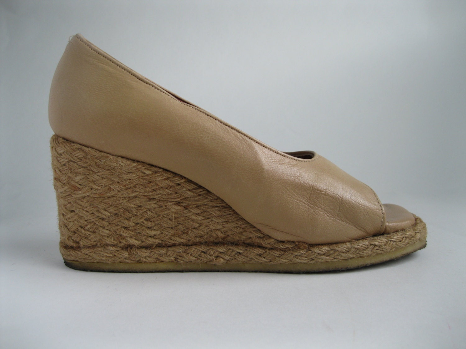 Vintage 1970s Neutral Wedge Shoes Leather Nautical Summer