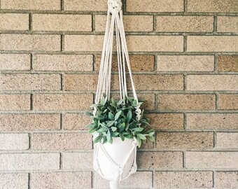 Macrame hanging planter