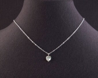 Dainty mother-of-pearl heart necklace