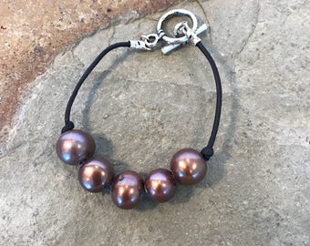 SALE- Baroque pearl and leather bracelet